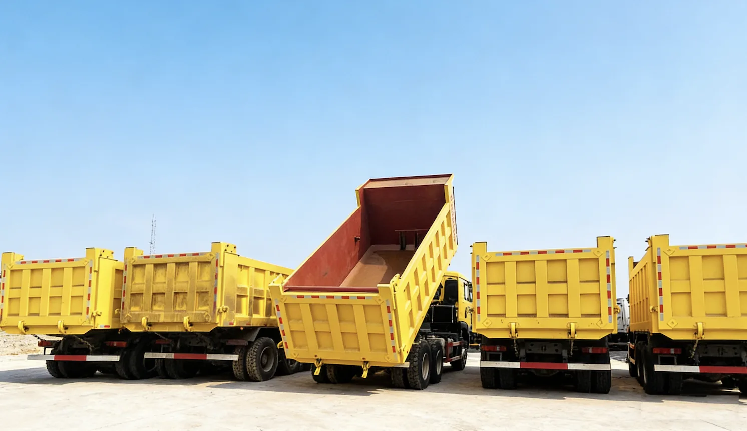 HOWO dump truck fleet with hydraulic body test